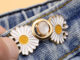 Fashion พร้อมส่งจากไทย กระดุมปรับเอว กระชับเอว กระโปรงกางเกง ลายดอกเดซี่ แบบเย็บ Q-161