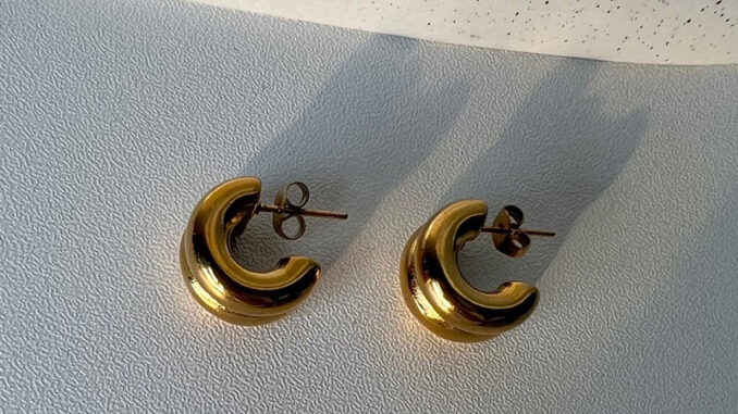 Adore- Mini double curve earring