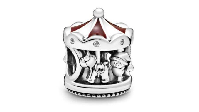 [พร้อมส่ง สินค้าแท้   ] Pandora Christmas Carousel Charm