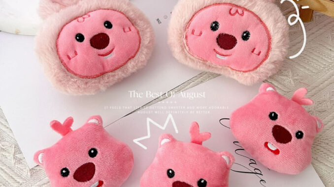 ((พร้อมส่ง)) เข็มกลัดตุ๊กตาทับทิม ตุ่น คาปิบาร่า จี้ติดกระเป๋า