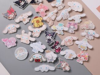 เข็มกลัดอะคริลิค รูปการ์ตูน Sanrio My Melody Cinnamoroll Kuromi ยอดนิยม สไตล์ญี่ปุ่น และเกาหลี สําหรับตกแต่งเสื้อผ้าเด็กผู้ชาย และเด็กผู้หญิง