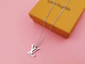 Lv วินเทจ โลหะ บุคลิกภาพ สร้อยคอแฟชั่น วินเทจ หวาน ตัวอักษร สร้อยคอ บุคลิกภาพ ผู้หญิง จี้ สร้อยคอ