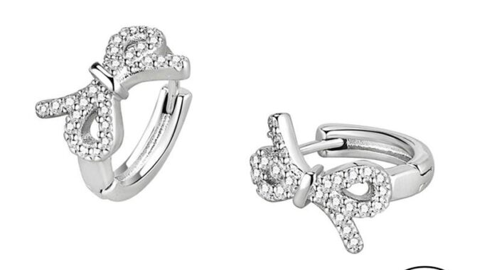 Athena JEWELRY ต่างหูห่วง เงิน 925 ประดับเพชร โมอิส โบว์ สําหรับผู้หญิง E333-THE Athena JEWELRY ต่างหูห่วง เงิน 925 ประดับเพชร โมอิส โบว์ สําหรับผู้หญิง E333-THE