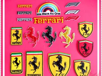 ☸ F1: We Race As One - Ferrari แผ่นแพทช์รีดติดเสื้อ ☸ แผ่นแพทช์รีดร้อน ปักลาย Diy สําหรับติดตกแต่งเสื้อผ้า 1 ชิ้น