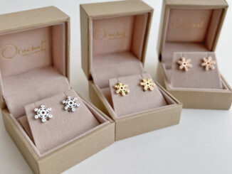 Snowflake 100 H&A earrings. ❄️ Winter collection หมดแล้วไม่ทำเพิ่ม : ต่างหูแบบติดหูตัวเรือนเงินแท้