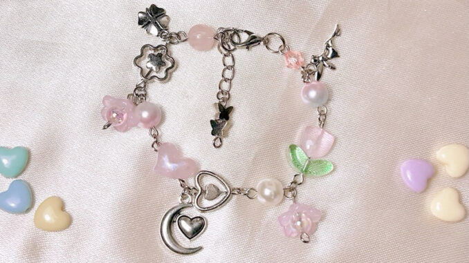 ♡ กำไลข้อมือ✨♡ ไม่ใช่เงินแท้นะคะ ☻ ♡ กำไลข้อมือ✨♡ ไม่ใช่เงินแท้นะคะ ☻