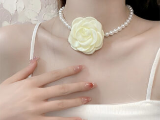 สร้อยคอโซ่ จี้ดอกไม้ ประดับไข่มุก หรูหรา แฟชั่นสไตล์เกาหลีใต้ สําหรับผู้หญิง