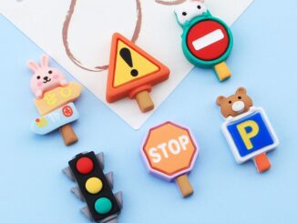 [4 @] For Jibbitz Crocs แผ่นสติกเกอร์เรซิ่น รูปคําสั่งจราจร โฮมเมด สําหรับติดตกแต่งตู้เย็น diy XDD