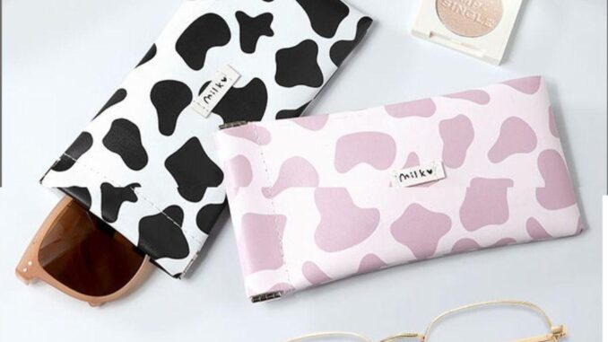 QQMALL กล่องเคสหนังนิ่ม ลายการ์ตูนน่ารัก ปิดอัตโนมัติ สําหรับผู้ชาย และผู้หญิง สําหรับใส่แว่นตา