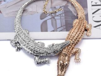 สร้อยคอโซ่ จี้รูปจระเข้ ประดับเพชร ขนาดใหญ่ คละสี สไตล์เรโทร สีทอง และสีเงิน จํานวน 1 ชิ้น