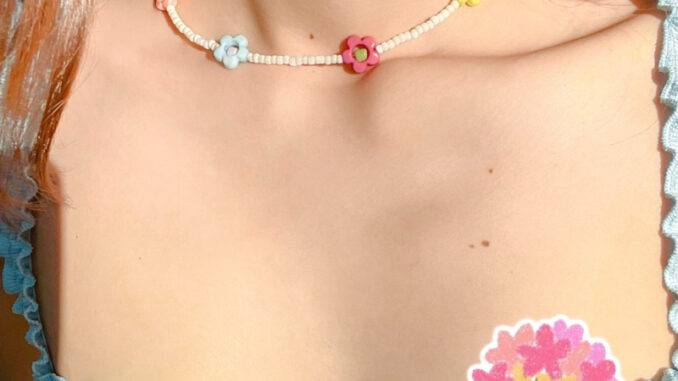 สร้อยลูกปัดดอกไม้ พร้อมส่ง