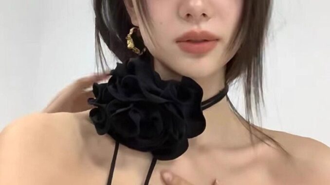 King สร้อยคอโซ่ ตาข่าย ดอกไม้ ดอกคามิเลีย สวยงาม แฟชั่น เรียบง่าย กระดูกไหปลาร้า สําหรับผู้หญิง งานแต่งงาน ปาร์ตี้ วันเกิด
