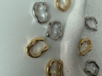 Adore- Minimal earring