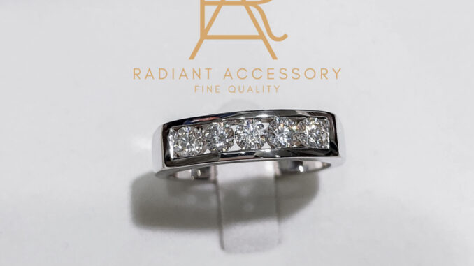 แหวนเงินแท้ แหวนแถว ชุบทองคำขาว ฝังเพชร Moissanite 5 เม็ด