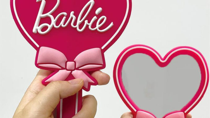 [ Magpie ] Ke Laqi บาร์บี้สุดที่รักกิ๊บสีชมพูสาวน่ารักถือกระจกแต่งหน้า