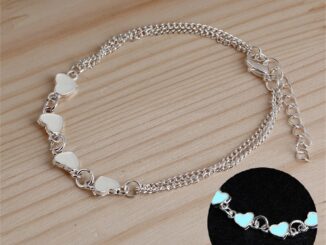 พร้อมส่ง สร้อยข้อมือ จี้รูปหัวใจเรืองแสงในที่มืด เครื่องประดับแฟชั่น สําหรับผู้หญิง 2023