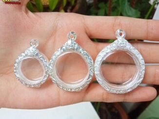 กรอบพระใส่เหรียญกลม กรอบพระเงินผสม | ทรงเหรียญกลม | มี3ขนาด ขนาดตามรูปภาพ(ขนาดจอกระจก)