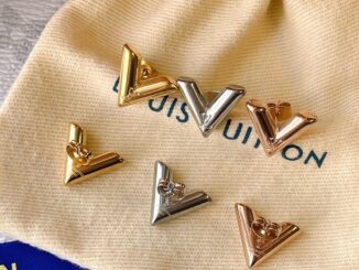 LOUIS VUITTON ต่างหูสตั๊ด เหล็กไทเทเนียม รูปโลโก้ตัวอักษร LV เครื่องประดับแฟชั่น สําหรับผู้หญิง