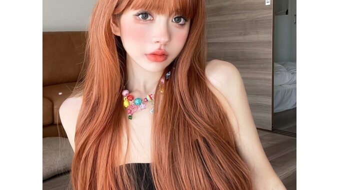 วิกผมยาวตรง สีส้ม พร้อมหน้าม้า วิกผมสังเคราะห์ คอสเพลย์ นุ่ม ยาว สําหรับผู้หญิง ปาร์ตี้ ธรรมชาติ วิกผมทนความร้อน