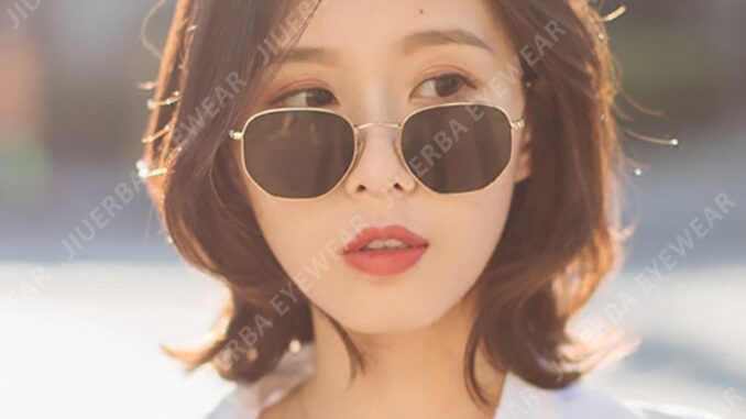【ผู้หญิงแว่นตากันแดด】Korean Retro Small Square Metal Frame Sunglasses Women/Men