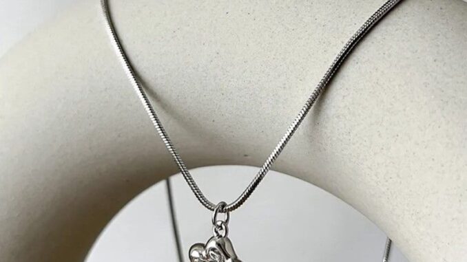 Luckybabys> สร้อยคอ จี้ดอกไม้ กลวง ฝังเพทาย ดาว สีชมพู หัวใจ เครื่องประดับสําหรับผู้หญิง ความงาม สร้อยคอโซ่ ไหปลาร้า ใหม่