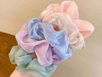ยางรัดผม ลายดอกไม้ สีขาว สุ่มสี 1 ชิ้น