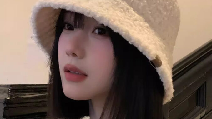 หมวกบักเก็ต ผ้าฟลีซ ผ้ากํามะหยี่ขนนิ่ม ขนาดเล็ก ให้ความอบอุ่น สีขาว สไตล์เกาหลี และญี่ปุ่น เหมาะกับฤดูใบไม้ร่วง และฤดูหนาว สําหรับผู้หญิง