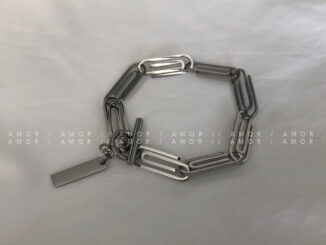 สร้อยข้อมือ เหล็กไทเทเนียม สไตล์ฮิปฮอป สําหรับผู้ชายและผู้หญิง