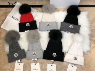 Moncler หมวกถักไหมพรม แต่งขนสุนัขจิ้งจอกน่ารัก ให้ความอบอุ่น เหมาะกับฤดูใบไม้ร่วง และฤดูหนาว สําหรับผู้หญิง