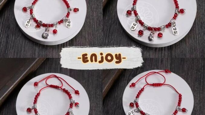 EnJoy  พร้อมส่ง (Bangle) กำไลข้อเท้าลูกปัดสีแดง ร้อยเชือกแดง ดีเทลร้อยรูปสัตว์โชคดี