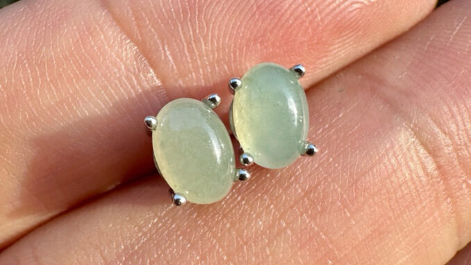 2AC-46JD ต่างหูเงินแท้925 ฝังหยกแท้ ต่างหูหยกเนื้อดี (ICY JADE) หยกพม่าแท้ Jadeite A ขนาดหยก 4mm*6mm