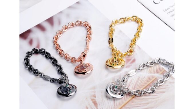 พร้อมส่ง สร้อยข้อมือ ลูกปัดใส รูปดาวเสาร์ UFO ขนาดเล็ก สีโรสโกลด์ สีเงิน เครื่องประดับแฟชั่น ระดับไฮเอนด์