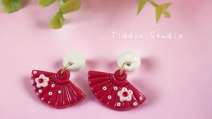 ต่างหูพัดตรุษจีนทรงคว่ำ แป้นสีขาว Size 3*3 Cm. แบบห้อย งานแฮนด์เมด น้ำหนักเบา โดนน้ำได้ สำหรับคนแพ้ง่ายใส่ได้ ต่างหูพัดตรุษจีนทรงคว่ำ แป้นสีขาว Size 3*3 Cm. แบบห้อย งานแฮนด์เมด น้ำหนักเบา โดนน้ำได้ สำหรับคนแพ้ง่ายใส่ได้