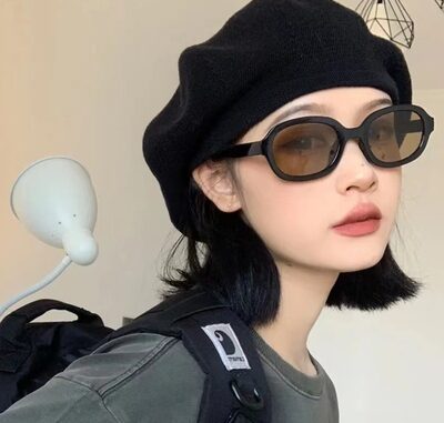COD-ในไทย แว่นตากันแดด กรอบวงรีกรอบสีดํา ป้องกันรังสียูวี เลนส์สีเลือกสีได้ แฟชั่นเรโทร insสไตล์เกาหลี คู่รักผู้ชายและผู