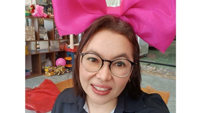 คาดผมโบว์ โบว์ใหญ่ ที่คาดผมโบว์ยักษ์ ผ้าแก้ว 2 ชั้น(อย่างดี) คาดผมโบว์ โบว์ใหญ่ ที่คาดผมโบว์ยักษ์ ผ้าแก้ว 2 ชั้น(อย่างดี)