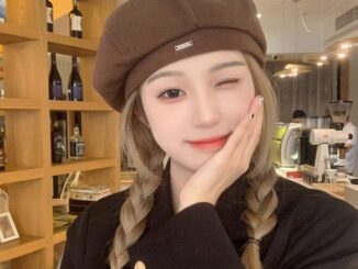 SPLENDID หมวกเบเร่ต์ Beret ผ้าสังเคราะห์นุ่ม เข็มกลัดหัวใจ CAP