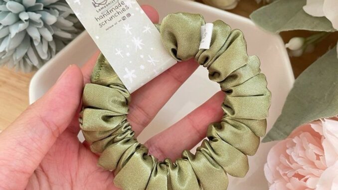 Scrunchie • Petite • Avocado green