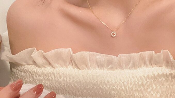 สร้อยคอ จี้ใบโคลเวอร์สี่แฉก สีทอง เหมาะกับของขวัญวันเกิด สไตล์เกาหลี สําหรับนักเรียน