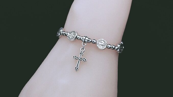 [HopeU] สร้อยข้อมือลูกปัด รูปไม้กางเขนพระเยซู สีเงิน สไตล์เรโทร เครื่องประดับสําหรับของขวัญคริสเตียน