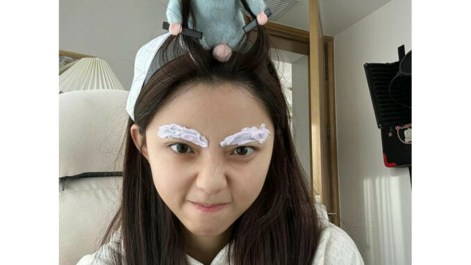 Ratatouille ที่คาดผมตุ๊กตา ผ้ากํามะหยี่ขนนิ่ม สไตล์ฝรั่งเศส ปีกกว้าง ตลก และน่ารัก ของขวัญวันเกิด สําหรับเด็กผู้หญิง tiktok Ratatouille ที่คาดผมตุ๊กตา ผ้ากํามะหยี่ขนนิ่ม สไตล์ฝรั่งเศส ปีกกว้าง ตลก และน่ารัก ของขวัญวันเกิด สําหรับเด็กผู้หญิง tiktok