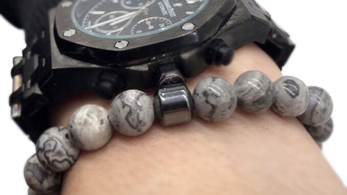 Hoe> สร้อยข้อมือลูกปัดหินลาวาธรรมชาติ 8 มม. ยืดหยุ่น เหมาะกับเล่นโยคะ สําหรับผู้ชาย และผู้หญิง