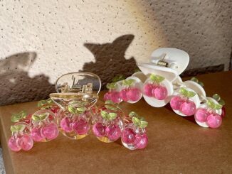 Lovito คลิปหนีบผมผู้หญิง ลายผักและผลไม้ สไตล์น่ารัก LFA08069 (หลายสี/สีออฟไวท์)