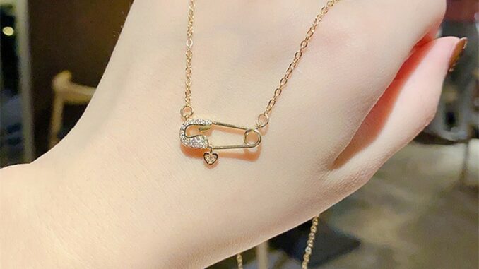 พร้อมส่ง สร้อยคอโซ่เหล็กไทเทเนียม หรูหรา เข้ากับทุกชุด สําหรับผู้หญิง พร้อมส่ง สร้อยคอโซ่เหล็กไทเทเนียม หรูหรา เข้ากับทุกชุด สําหรับผู้หญิง