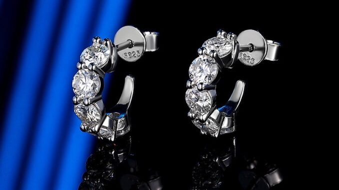 Real Moissanite ต่างหูห่วงเงินแท้ 925 ทรงกลม 3 มม. 4 มม. สีขาว หรูหรา พร้อมใบรับรอง GRA ผ่านการทดสอบ สําหรับหมั้น งานแต่งงาน งานวันเกิด