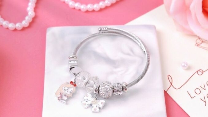 สร้อยข้อมือ PANDORA กำไลข้อมือ ผู้หญิง กำไลแพนโดร่า พร้อมกล่อง(A0001)
