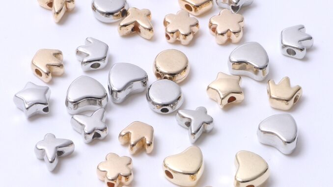 ลูกปัดอะคริลิค รูปมงกุฎ ดาว หัวใจ ดอกไม้ สําหรับทําเครื่องประดับ DIY 100 ชิ้น