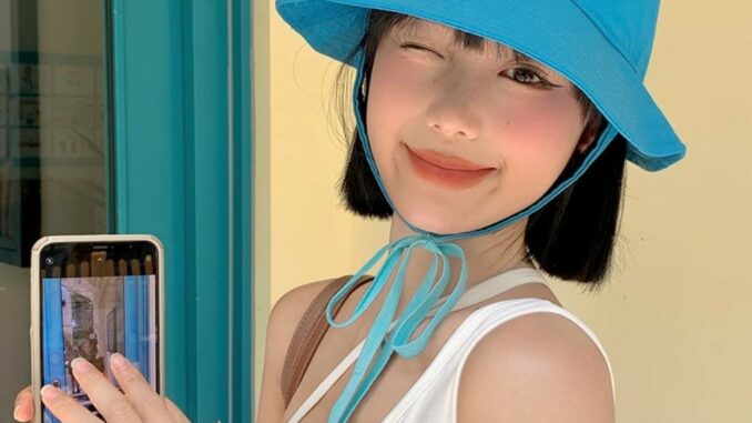 Witakey หมวกปีกกว้าง ระบายอากาศ ป้องกันแดด ผูกเชือก แฟชั่นสําหรับผู้หญิง