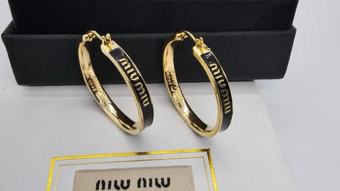 M M Enameled metal earrings ต่างหูห่วง งานชนช๊อป