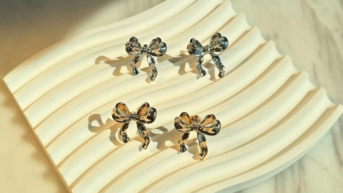 gigaglam bow earrings (E1) gigaglam bow earrings (E1)
