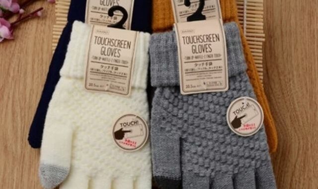 พร้อมส่ง ถุงมือไหมพรม รุ่นทัสกรีนได้